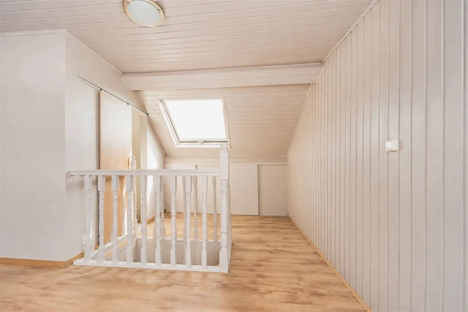 Te renoveren woning met 3 slpks en 3 badkamers. foto 15