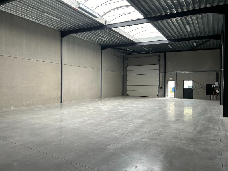 Moderne KMO-unit van 287 m² op toplocatie met 2 parkeerplaatsen foto 6