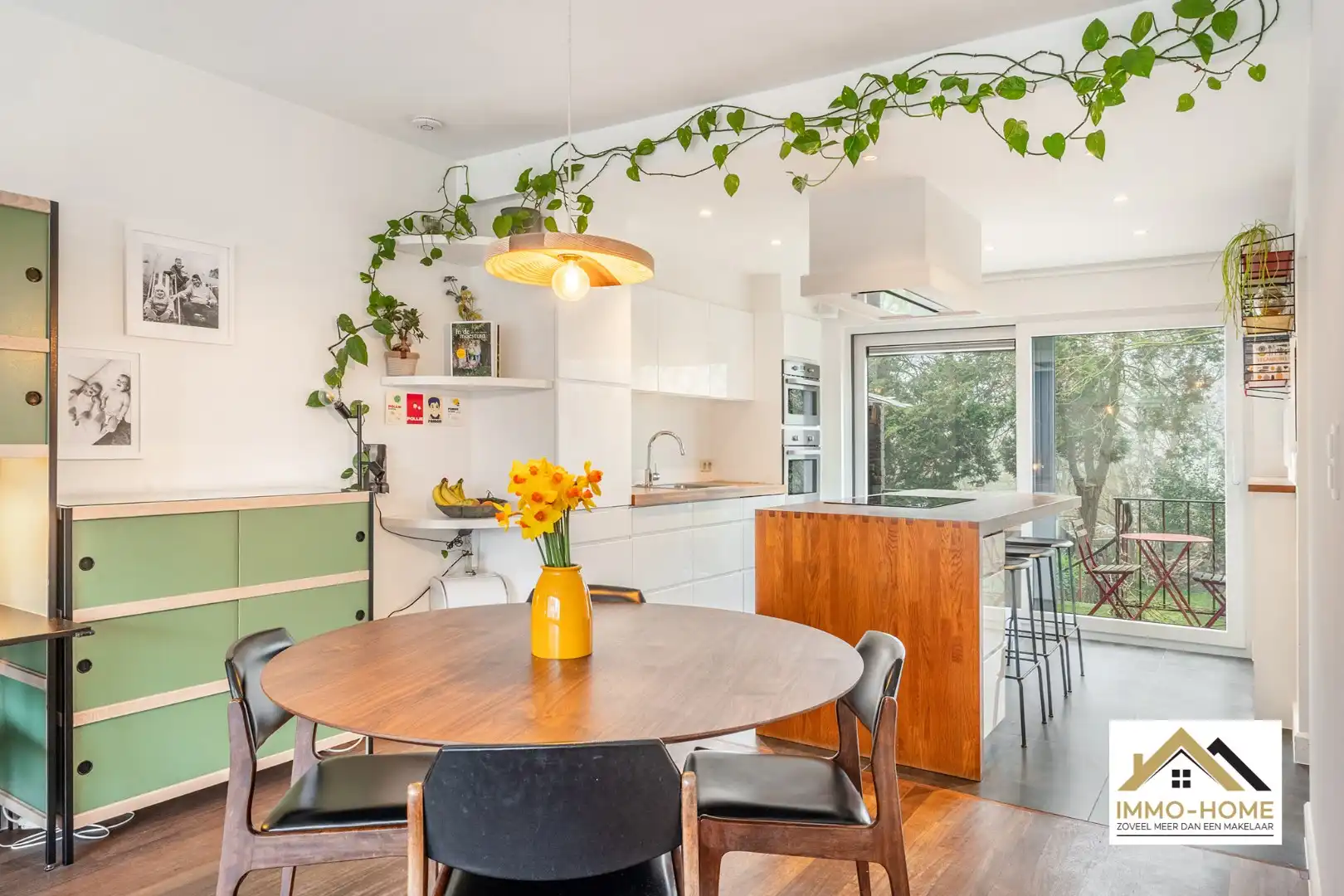 Ruime instapklare woning op toplocatie te Sint-Amandsberg  foto 8