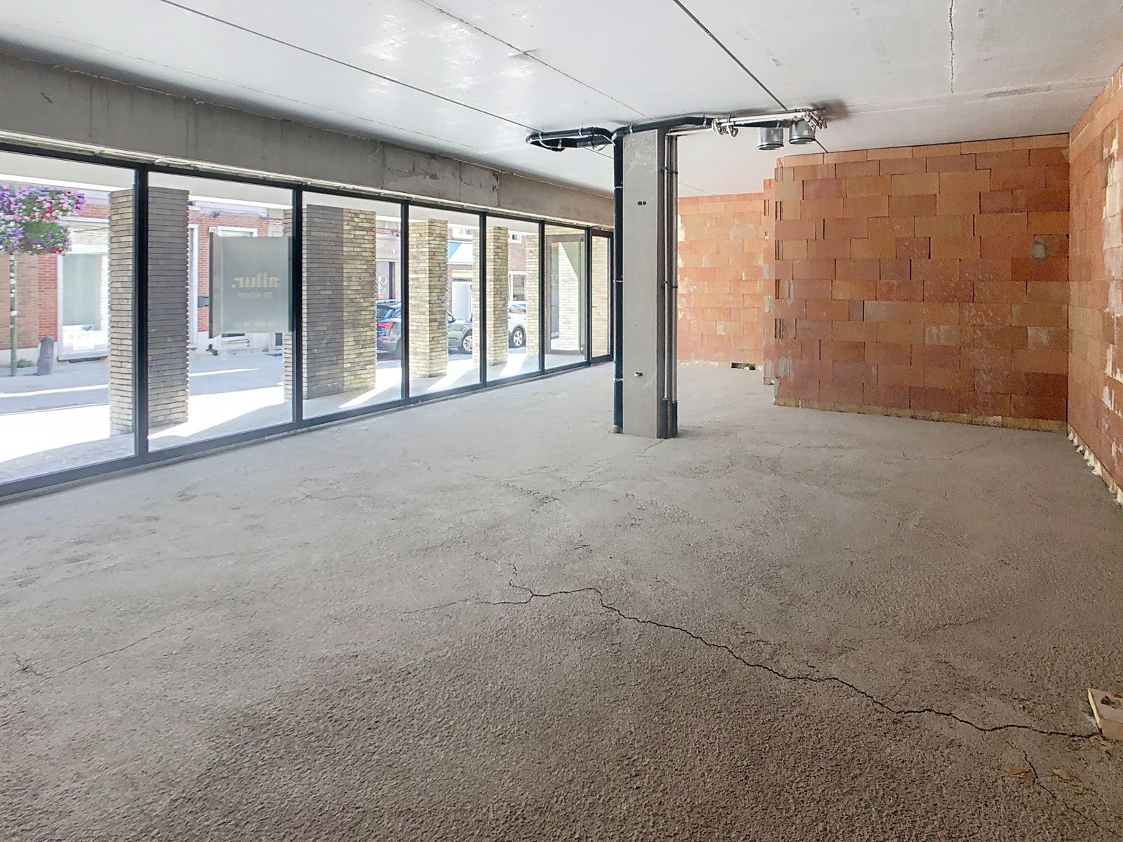 De Vesten: commercieel handelspand centrum Halle foto 7