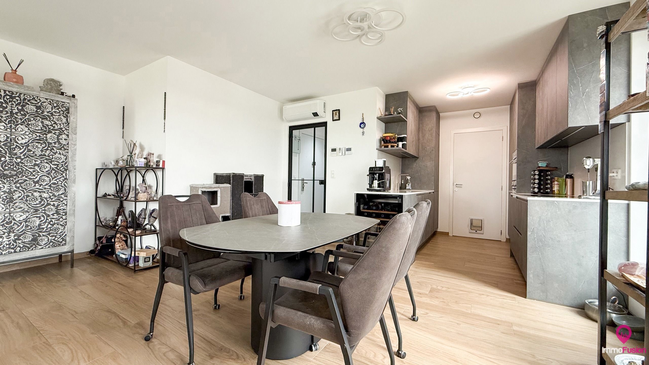 Luxueus nieuw appartement van 107m² met panoramisch terras!  foto 8
