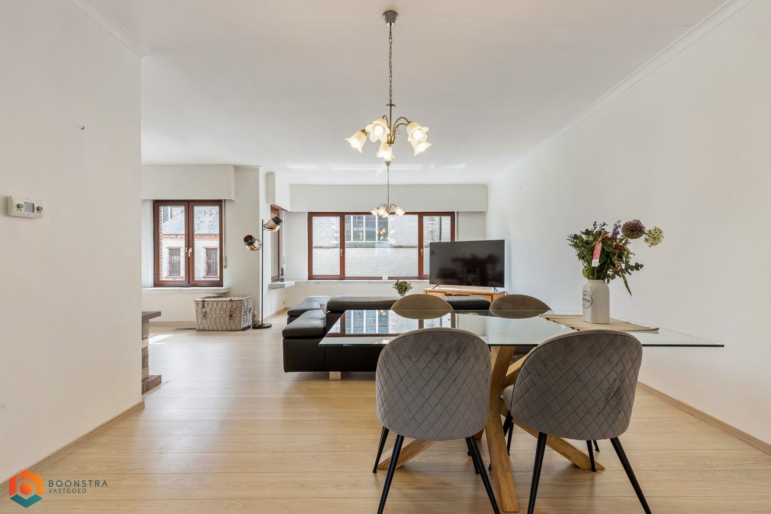 Instapklare woning met garage op sublieme locatie foto 2