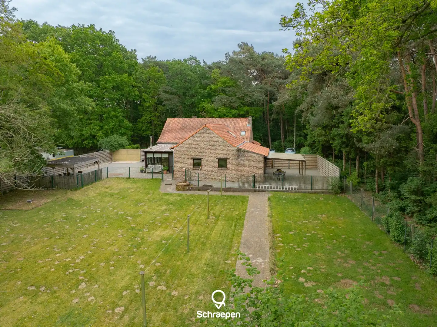Idyllisch gelegen woning (314 m²) op een riant perceel van 50 are te Hasselt! foto 33