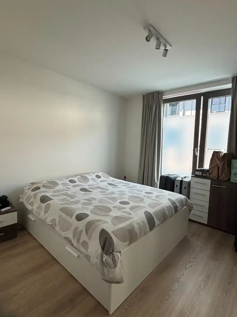 Mooi lichtrijk 1 slaapkamerappartement met staanplaats foto 9