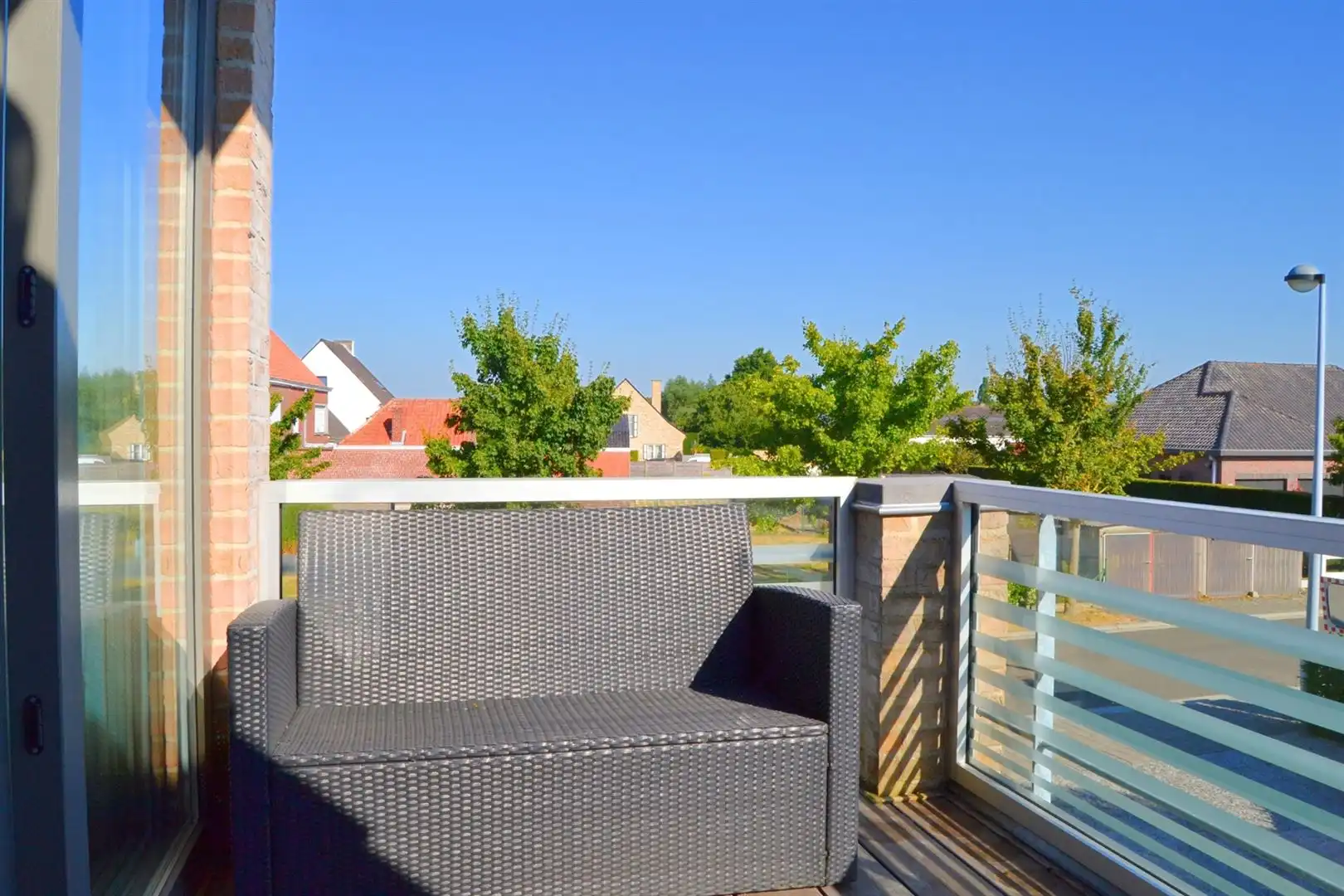 Recent 2-slaapkamer appartement met zonnig terras te Zingem foto 6