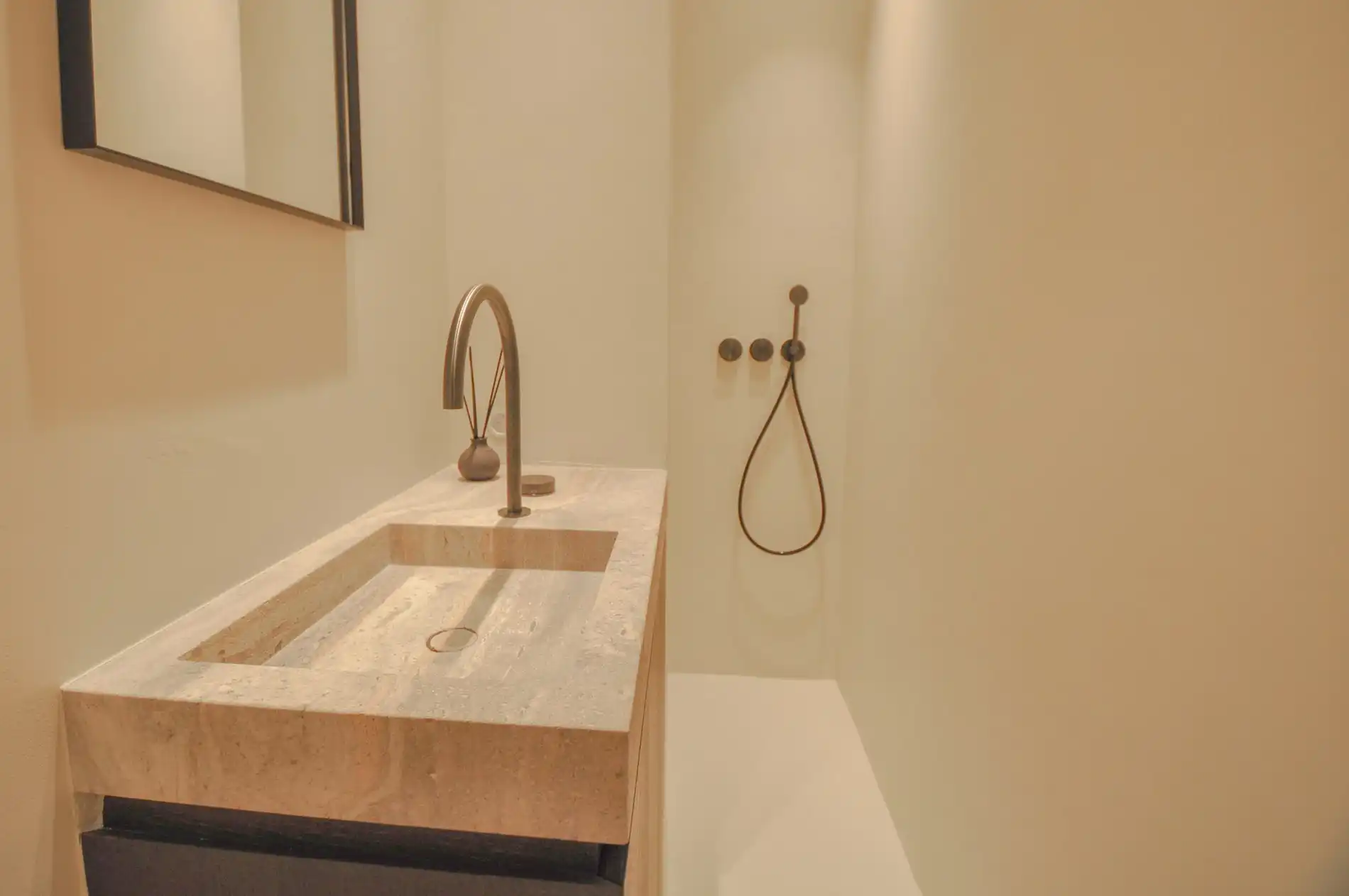 Uitzonderlijk, tijdloos volledig gerenoveerd appartement met een open zicht . foto 34