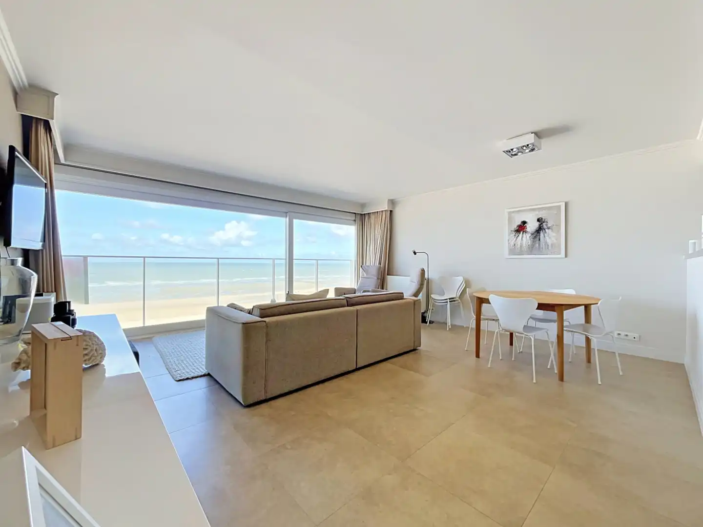 Gerenoveerd appartement met panoramisch zeezicht. foto 4