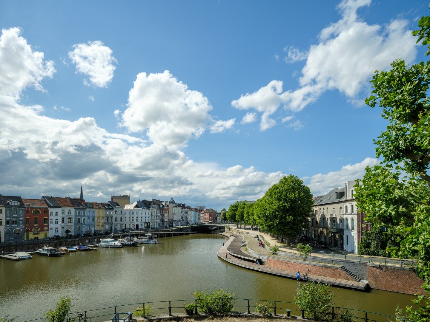 Kwalitatief afgewerkt appartement aan Portus Ganda foto {{pictureIndex}}