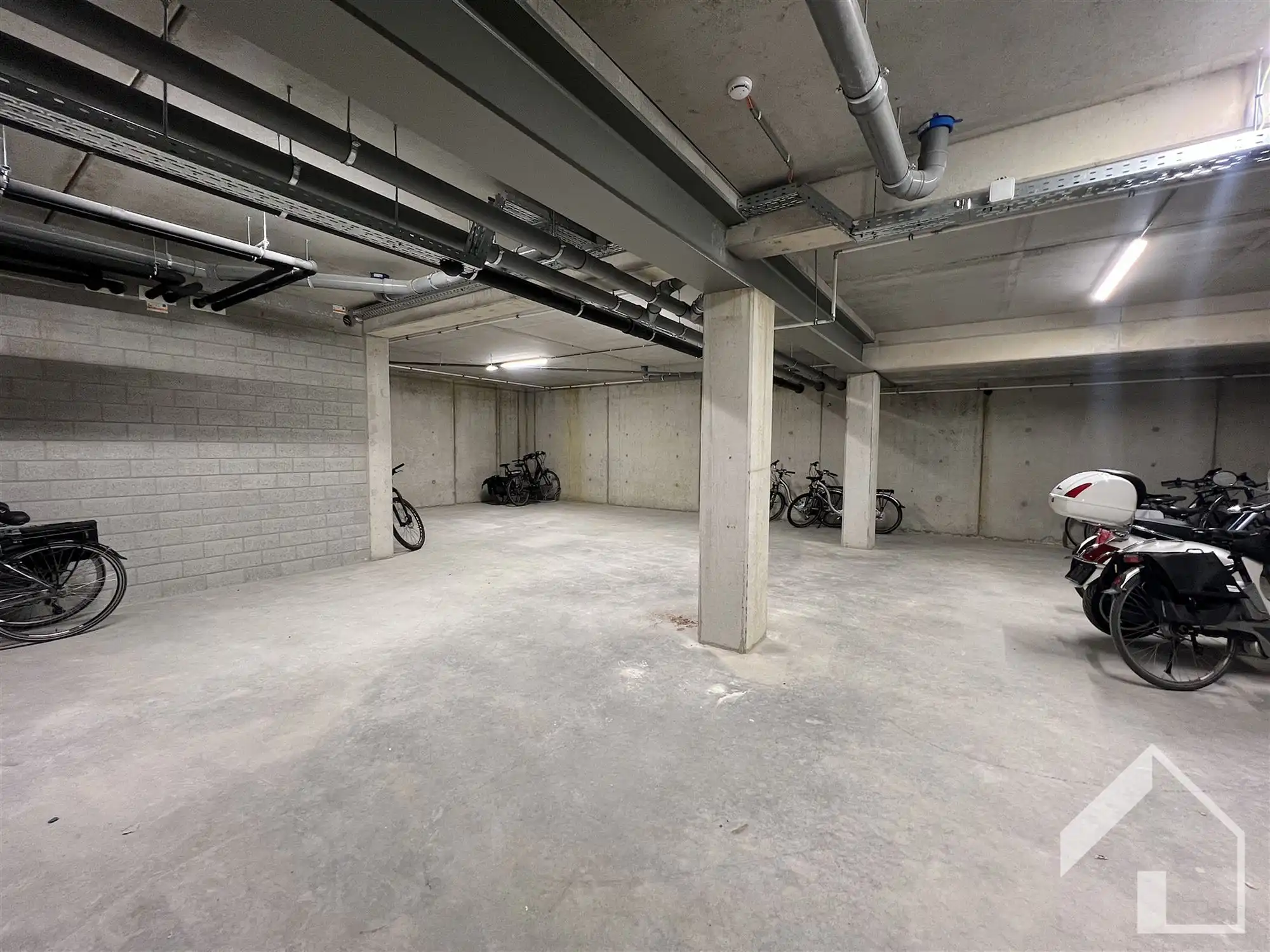 Nieuwbouwappartement met staanplaats en kelderberging foto 18