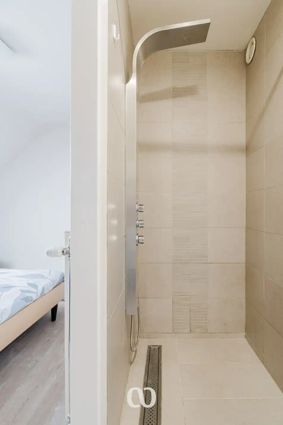 Prachtig gelegen duplex appartement met drie slaapkamers en garage foto 8