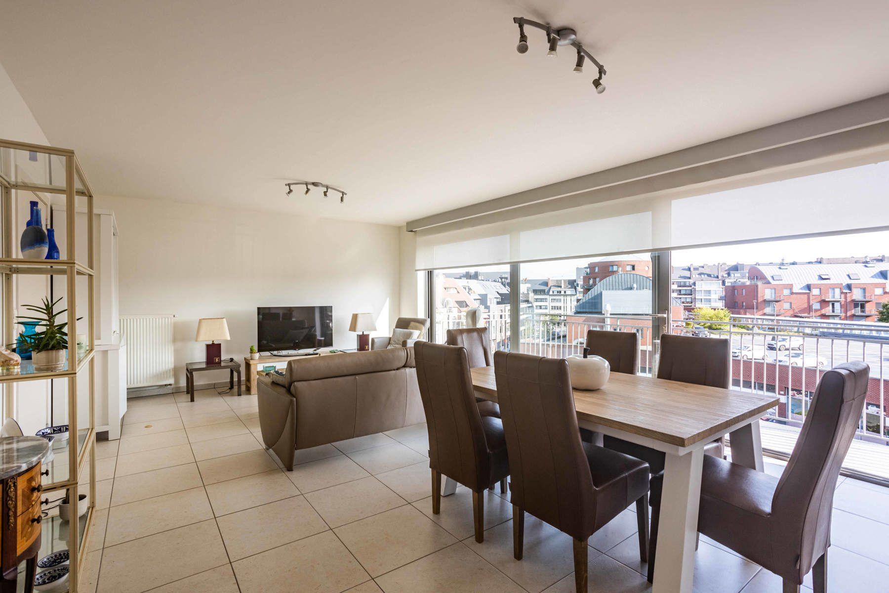 Appartement met ruim terras en autostaanplaats op toplocatie foto 2