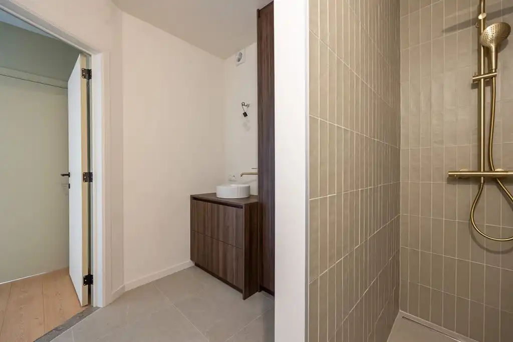 Hoogwaardig gerenoveerd appartement foto 9