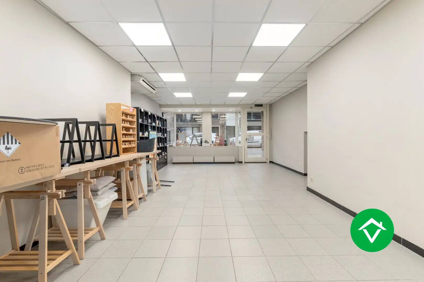 Veelzijdig handelspand met woonst en twee verhuurde appartementen in centrum Aartrijke foto 3