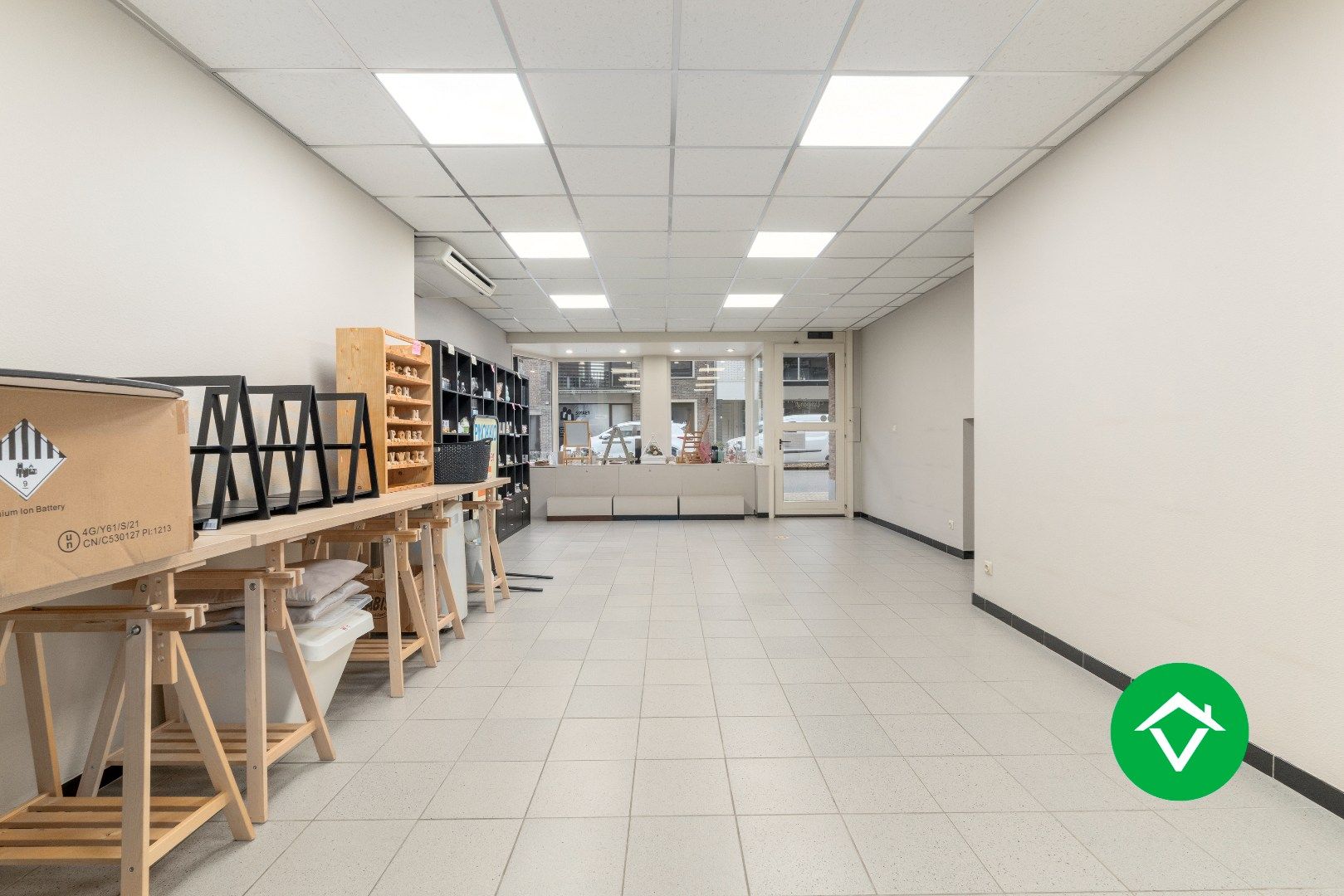 Veelzijdig handelspand met woonst en twee verhuurde appartementen in centrum Aartrijke foto 3