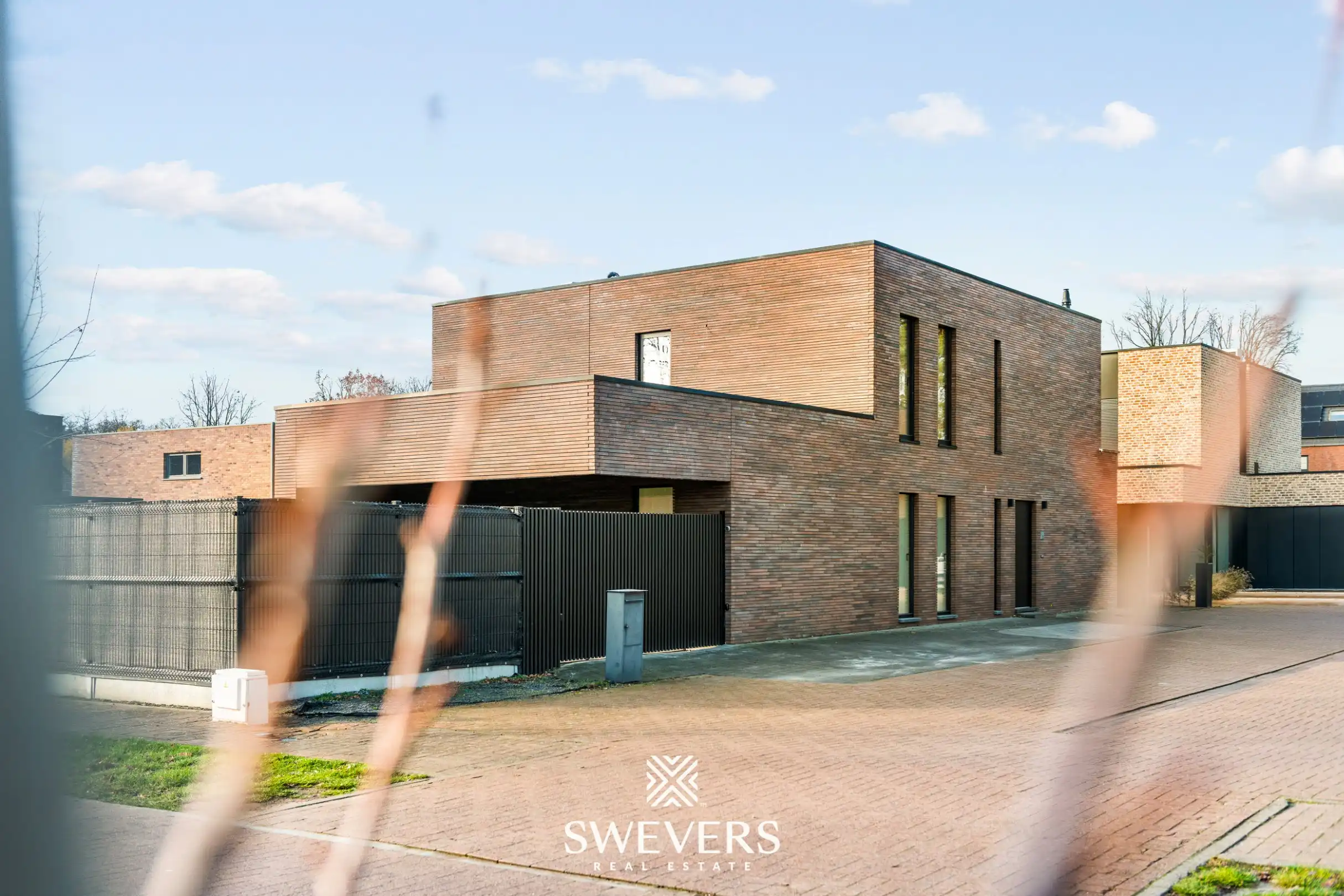 Instapklare, energiezuinige gezinswoning van 224m² te Beringen foto {{pictureIndex}}