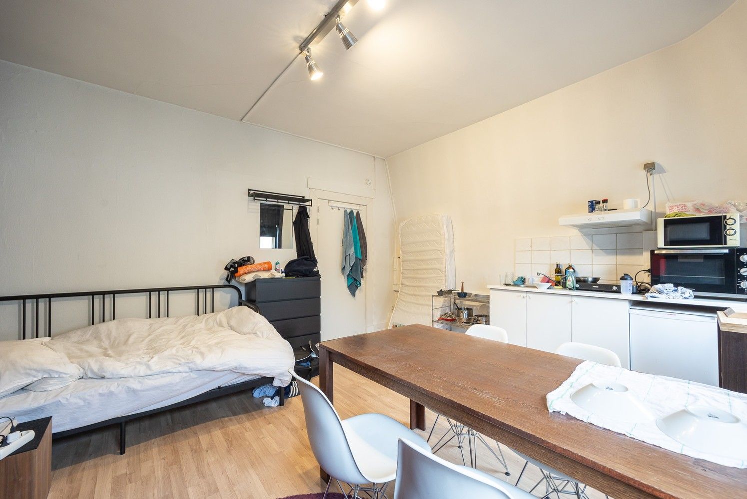 Vergund studentengebouw op een uitstekende AAA locatie, tegenover de AP Hogeschool foto 17