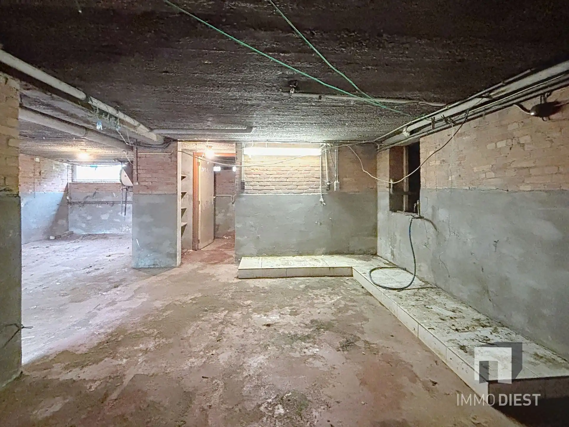 Totaal te renoveren woning of afbraak en heropbouw op 15a 88ca. foto 23