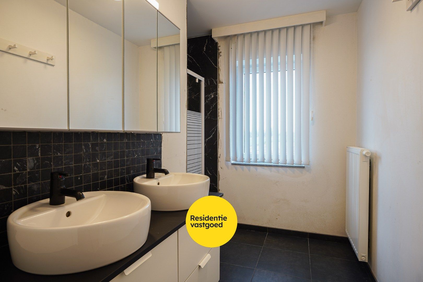 Recente woning op landelijke ligging in Aartrijke foto 15