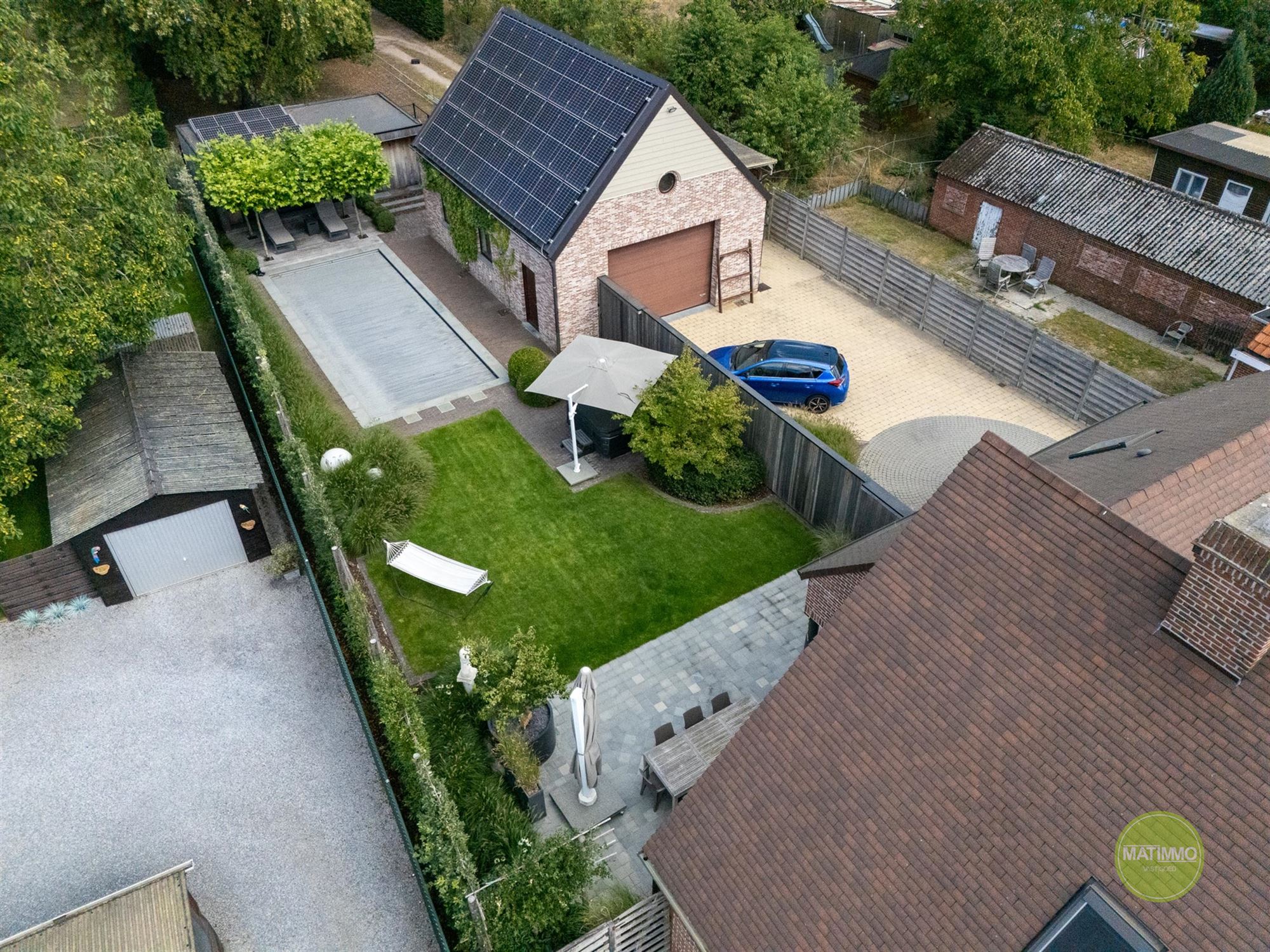 Instapklare gezinswoning met magazijn, zwembad en poolhouse  foto 40