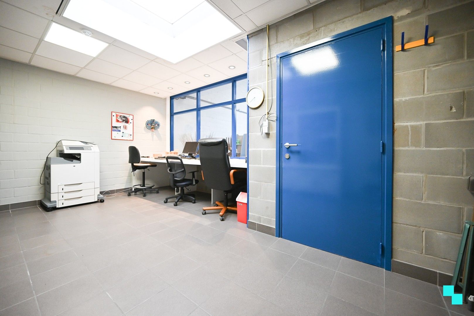 Magazijn van ca. 272 m² in het centrum van Izegem foto 12