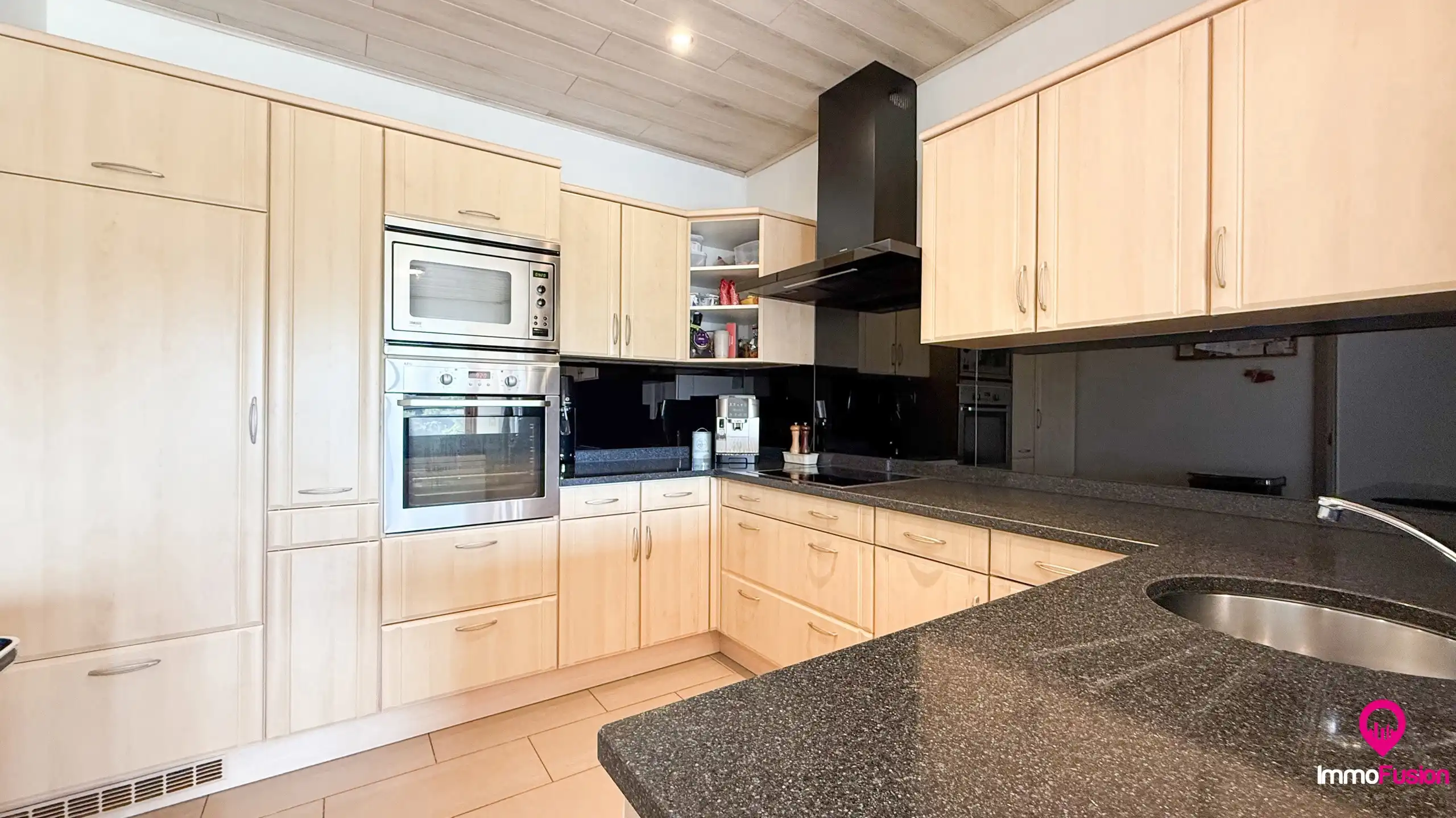 Charmante woning met 5 slaapkamers op een ruim perceel! foto 15