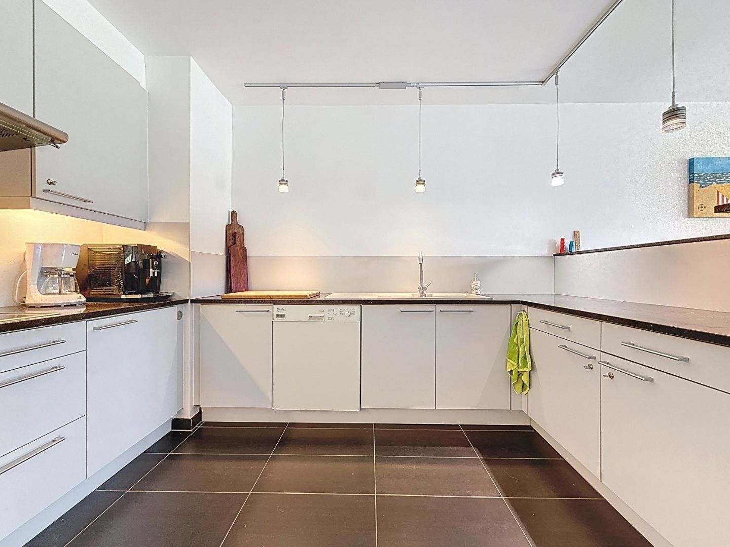 Appartement (type doorloper) met uitzicht op de vaargeul en zuid gericht terras foto 8