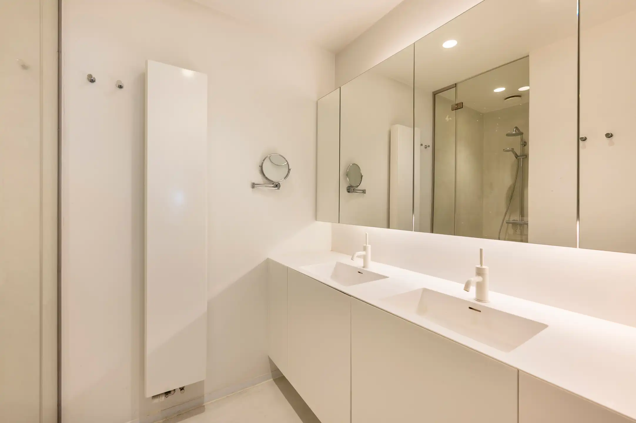 ANTWERPEN - Ruim en licht appartement met uitzonderlijk uitzicht op de kaaien foto 16