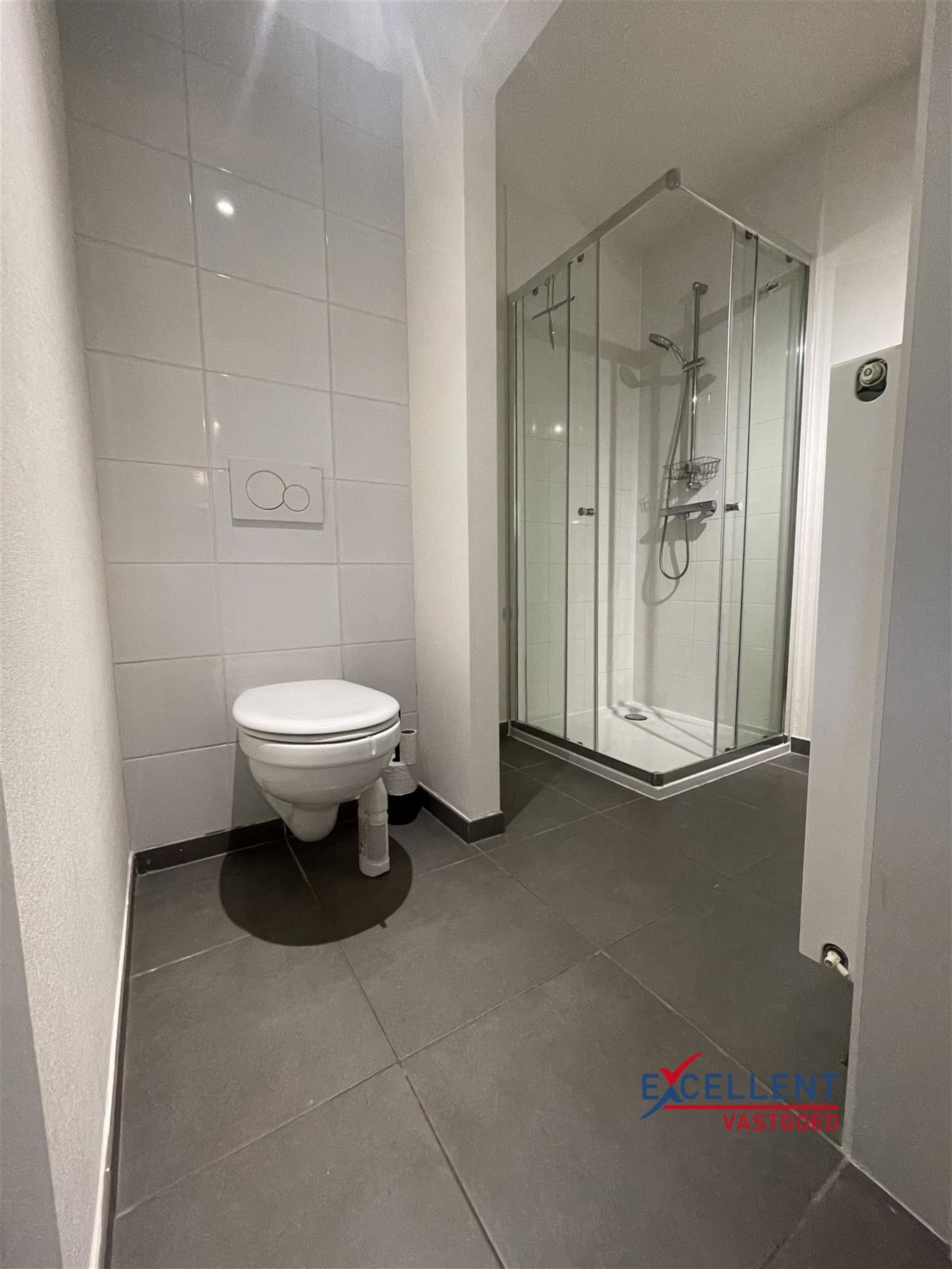 Recente halfopen woning te huur in centrum Gavere foto 4