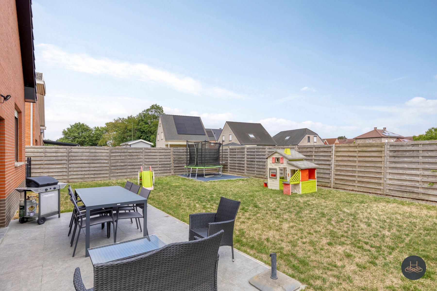 Gerenoveerde ruime woning op toplocatie met tuin foto 26