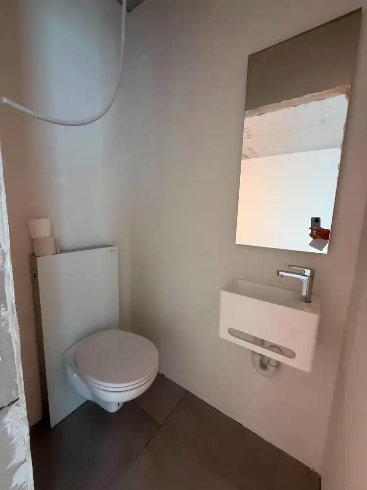 Instapklare nieuwbouw handelsruimte op A-locatie in Oostduinkerke foto 9