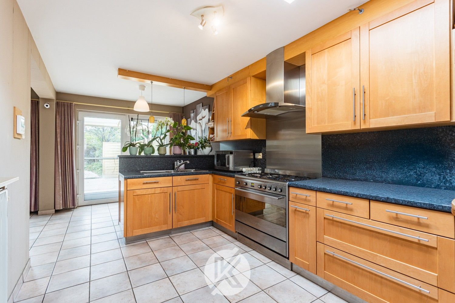 Instapklare woning met veel potentieel in centrum Herzele foto 6