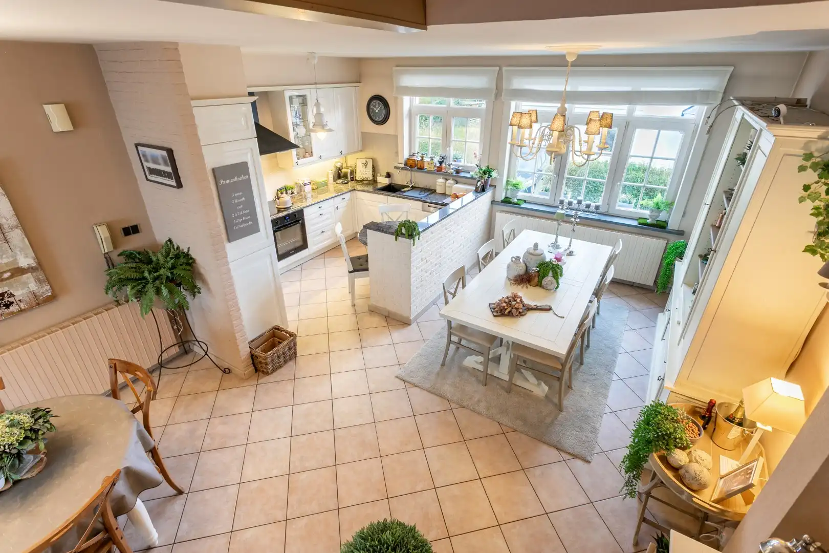 Bel-étage te koop met 3 slpks, terras en garage op +- 4,5are foto 12