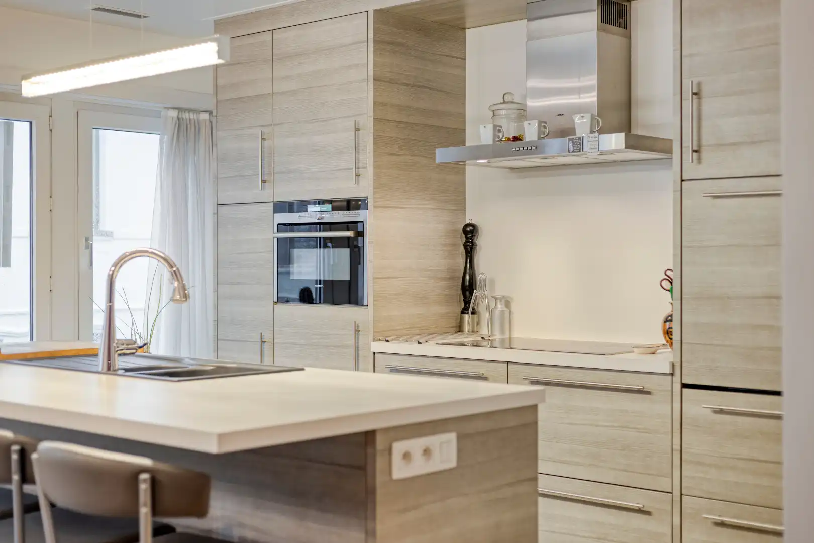 Ruime en centraal gelegen woning met dubbele garage foto 14