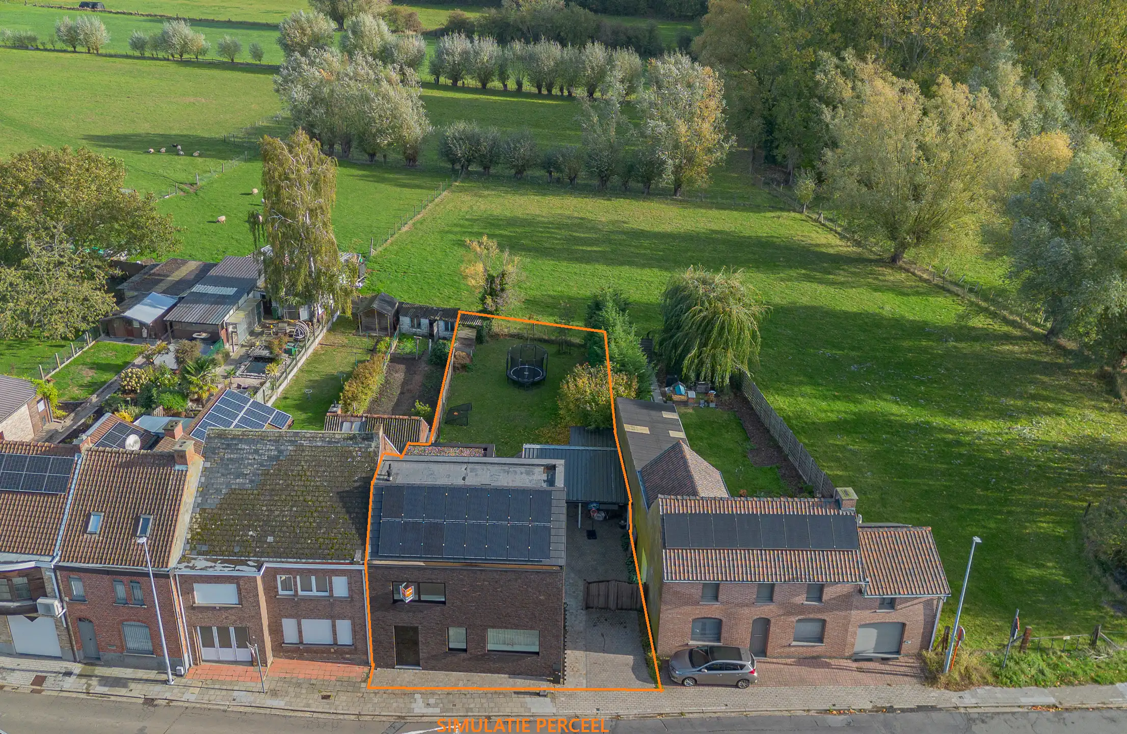 HERZELE - Recent gerenoveerde woning op centrale locatie  foto 2