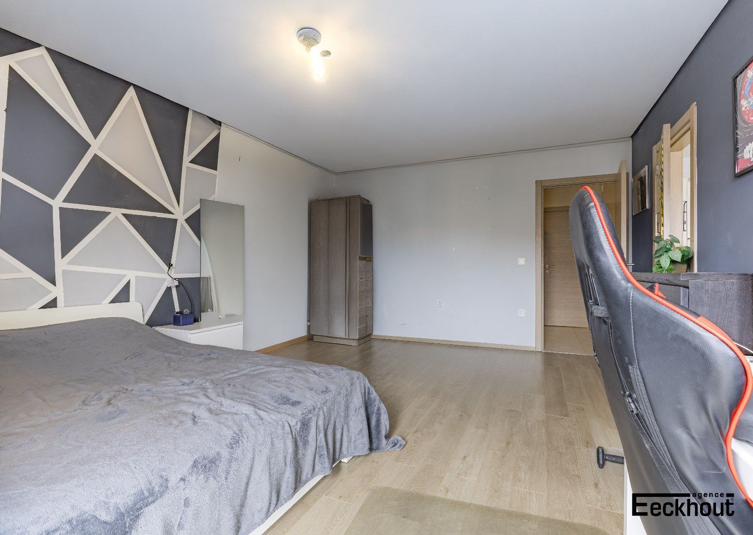 Zeer ruim en modern 3-slaapkamerappartement! foto 10