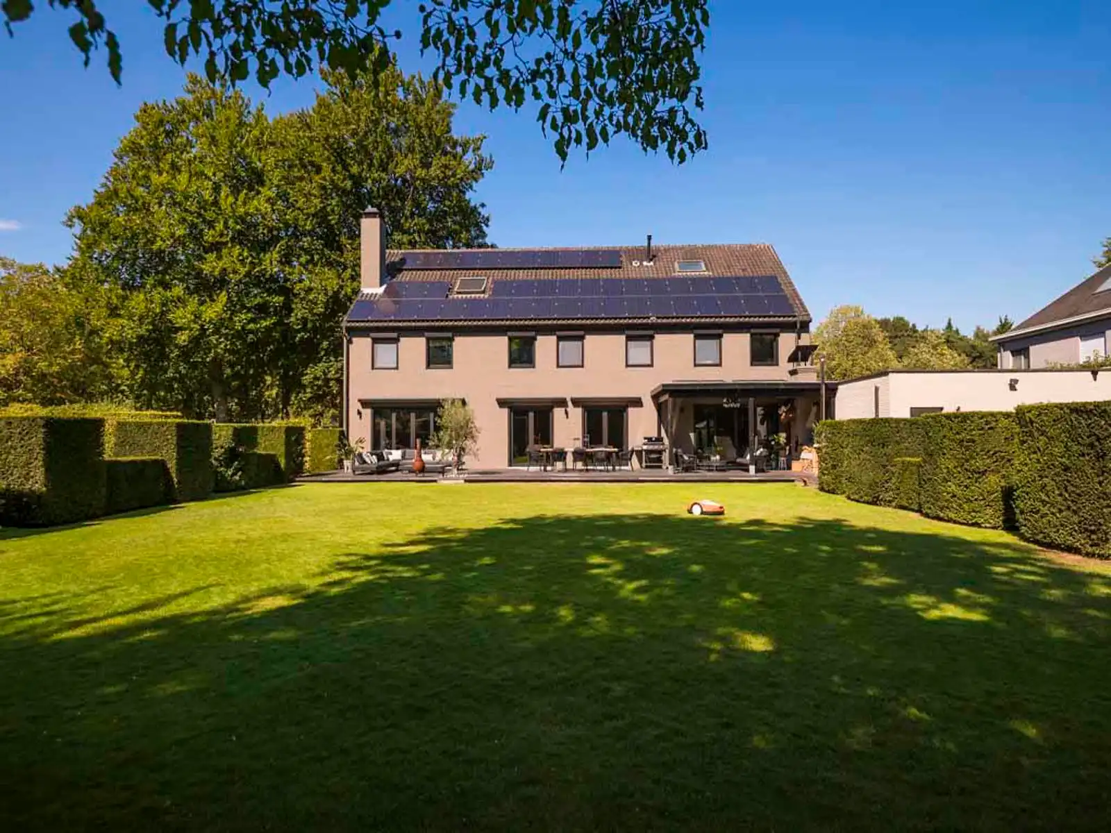 Luxueuze villa met zwembad met tal van mogelijkheden foto 4