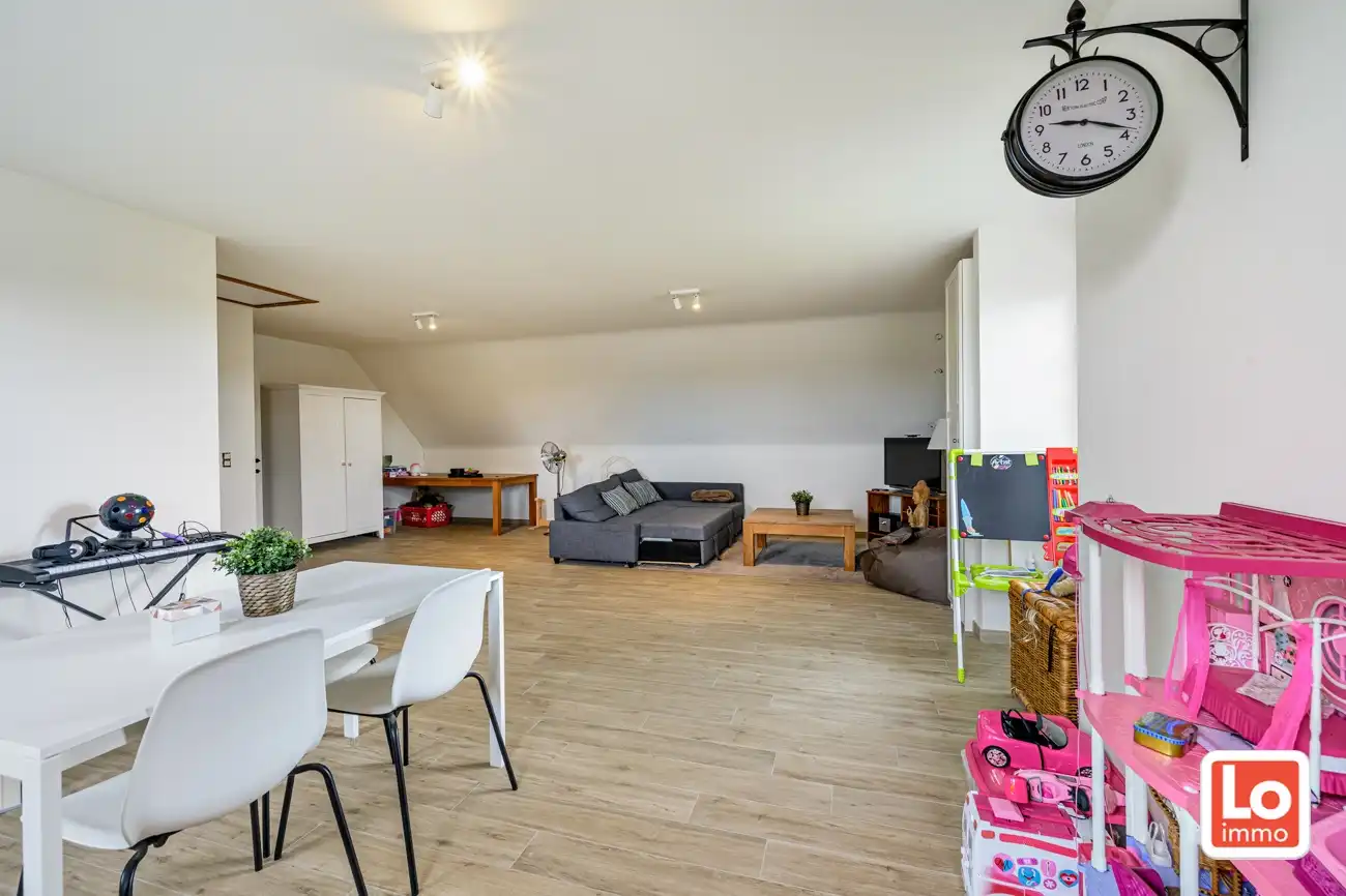VERKOCHT! Ruime, charmante en degelijke alleenstaande villa met inpandige garage op een rustige en makkelijk bereikbare locatie tussen Lochristi en Gent. foto 33