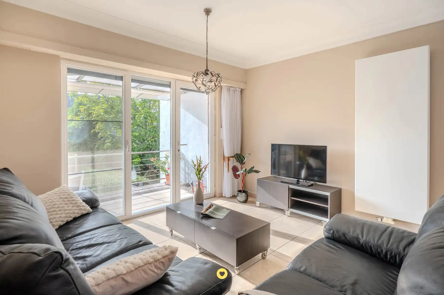 Bel-etage met 2 ruime SLK en grote garage op rustige locatie foto 5