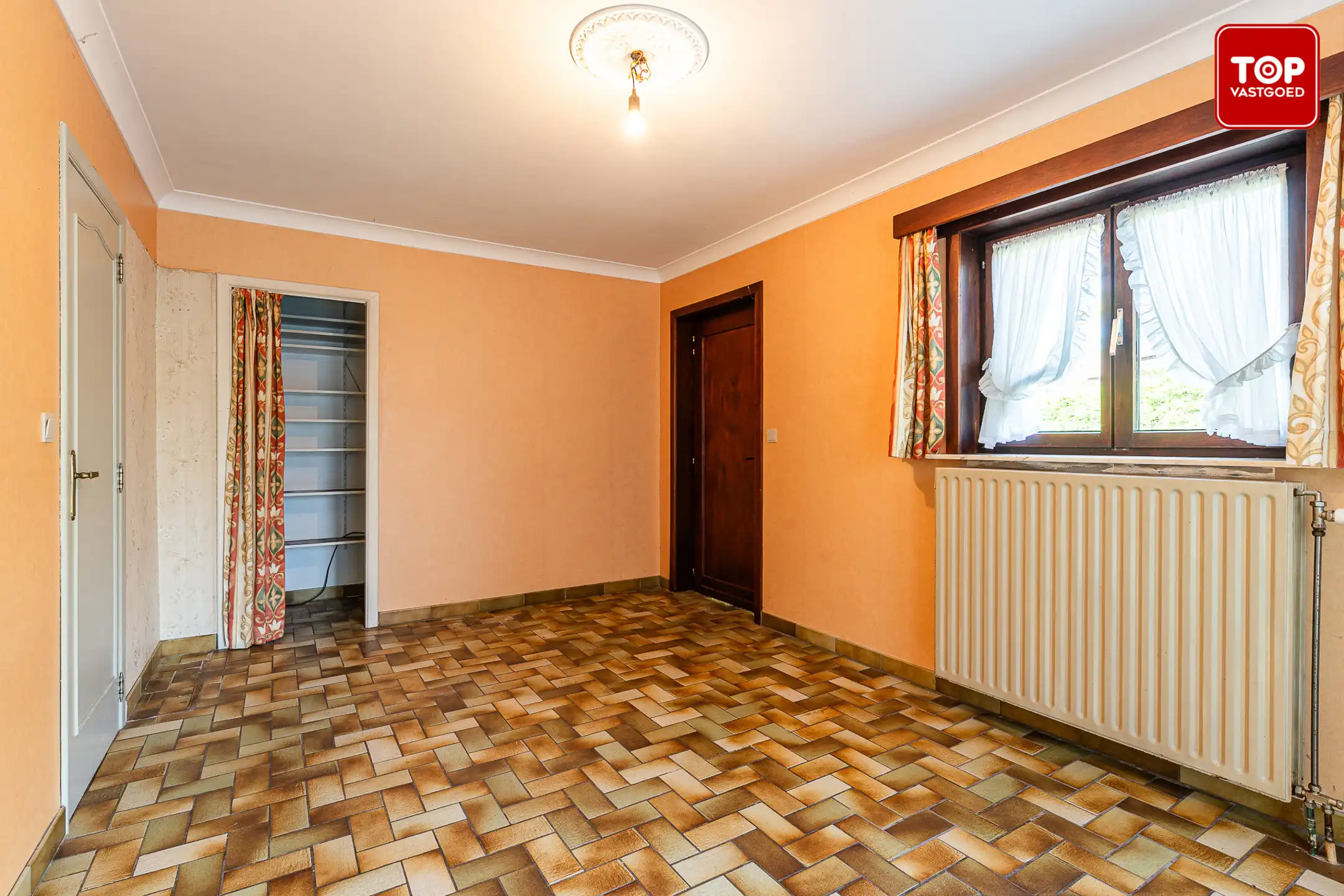Op te frissen bungalow op toplocatie. foto 18