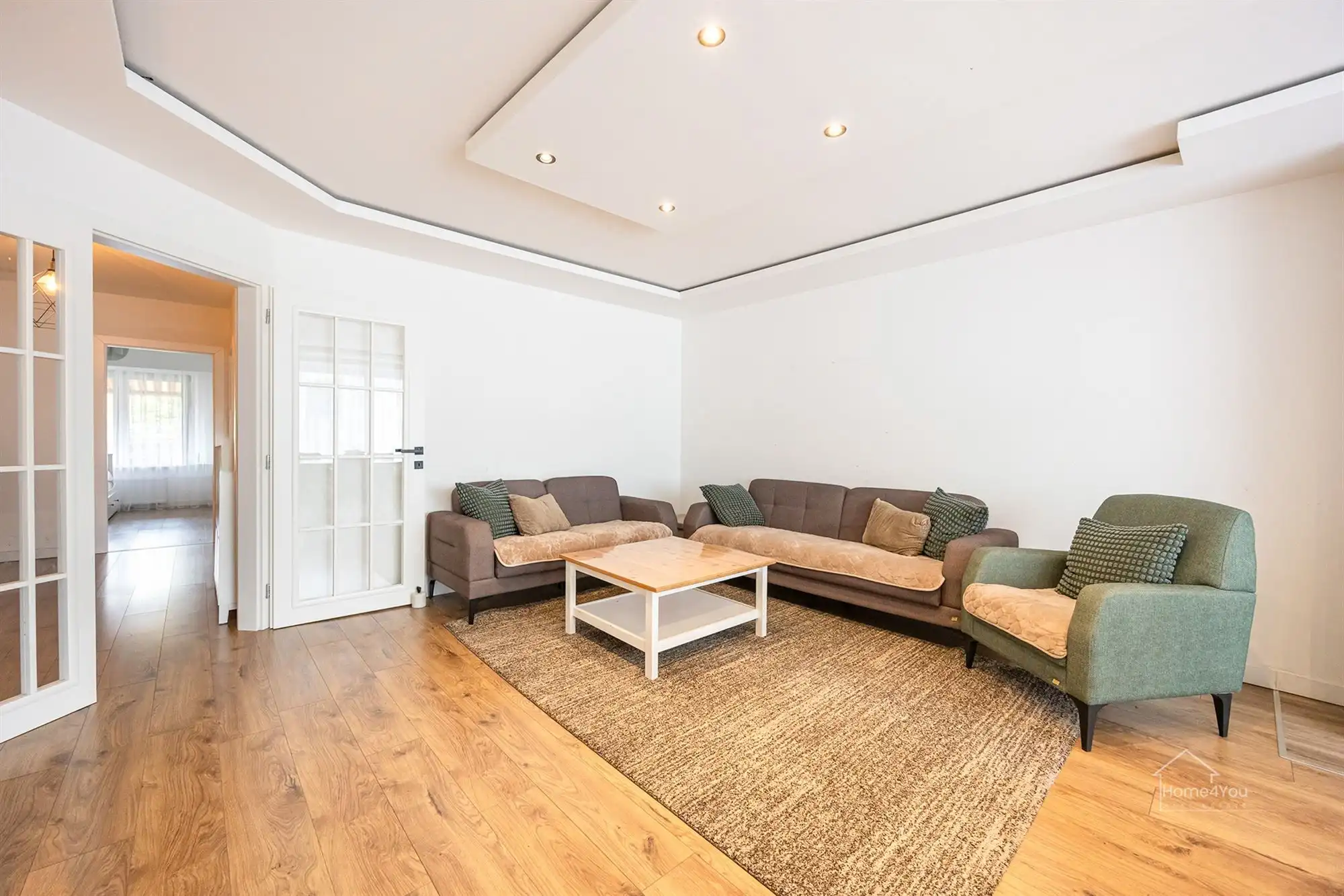 Instapklaar appartement met 3 slpk, terras en garagebox! foto 3