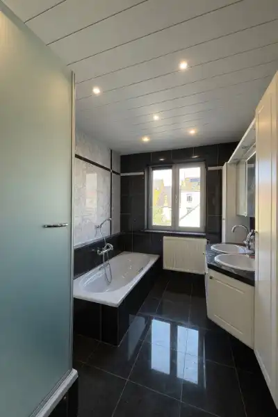 Zeer ruime woning + groot bijgebouw nabij de Visserij foto 13