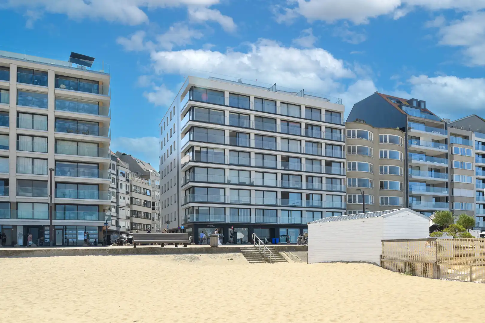 Prachtig hoekappartement met frontaal zeezicht op de Zeedijk-Het Zoute foto 2