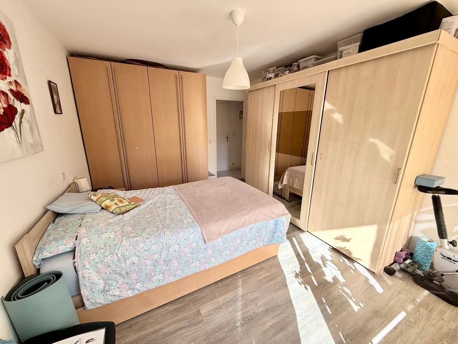 Ruim 2-slaapkamerappartement met 2 terrassen & garage foto 11