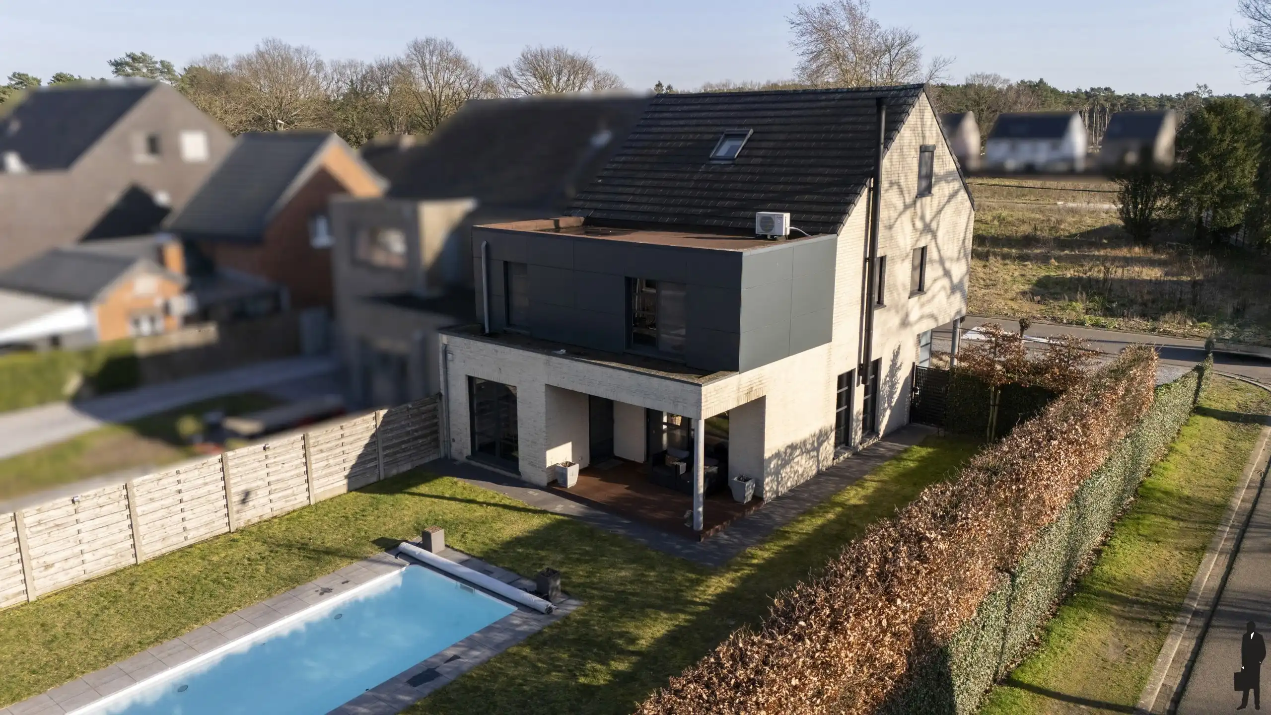 Hoogwaardig afgewerkte, ruime, recente woning met 5 slpk. foto 29