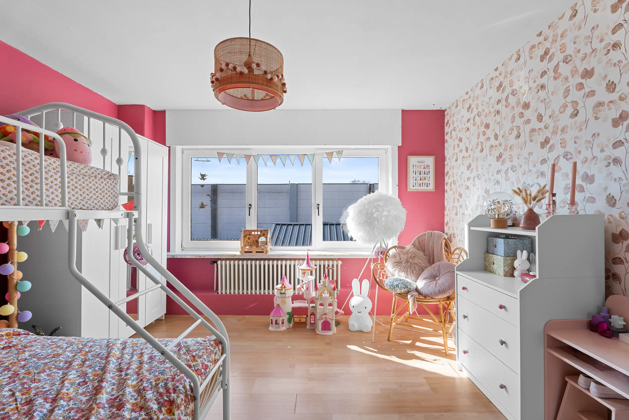 Ruime gezinswoning met 5 kamers op topligging foto 11