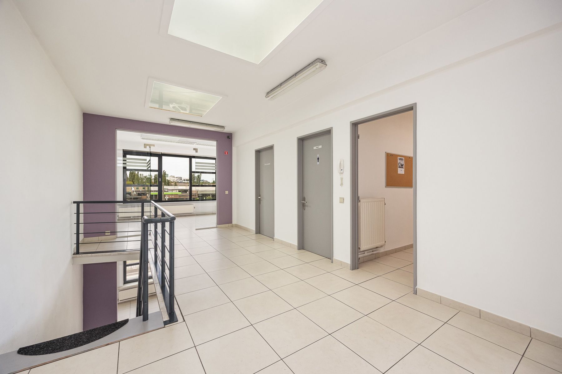 Kantoorgebouw met 2 garages en gunstig EPC nabij Antwerpen centrum en Antwerpse haven! foto 18