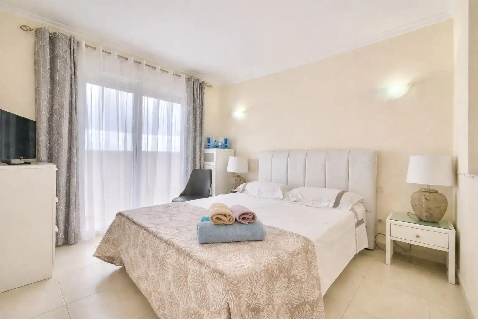 Charmante hoekwoning met zeezicht en dakterras  foto 15