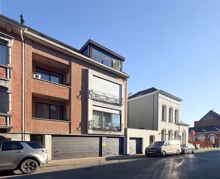 Dakappartement te huur in hartje Beveren foto {{pictureIndex}}