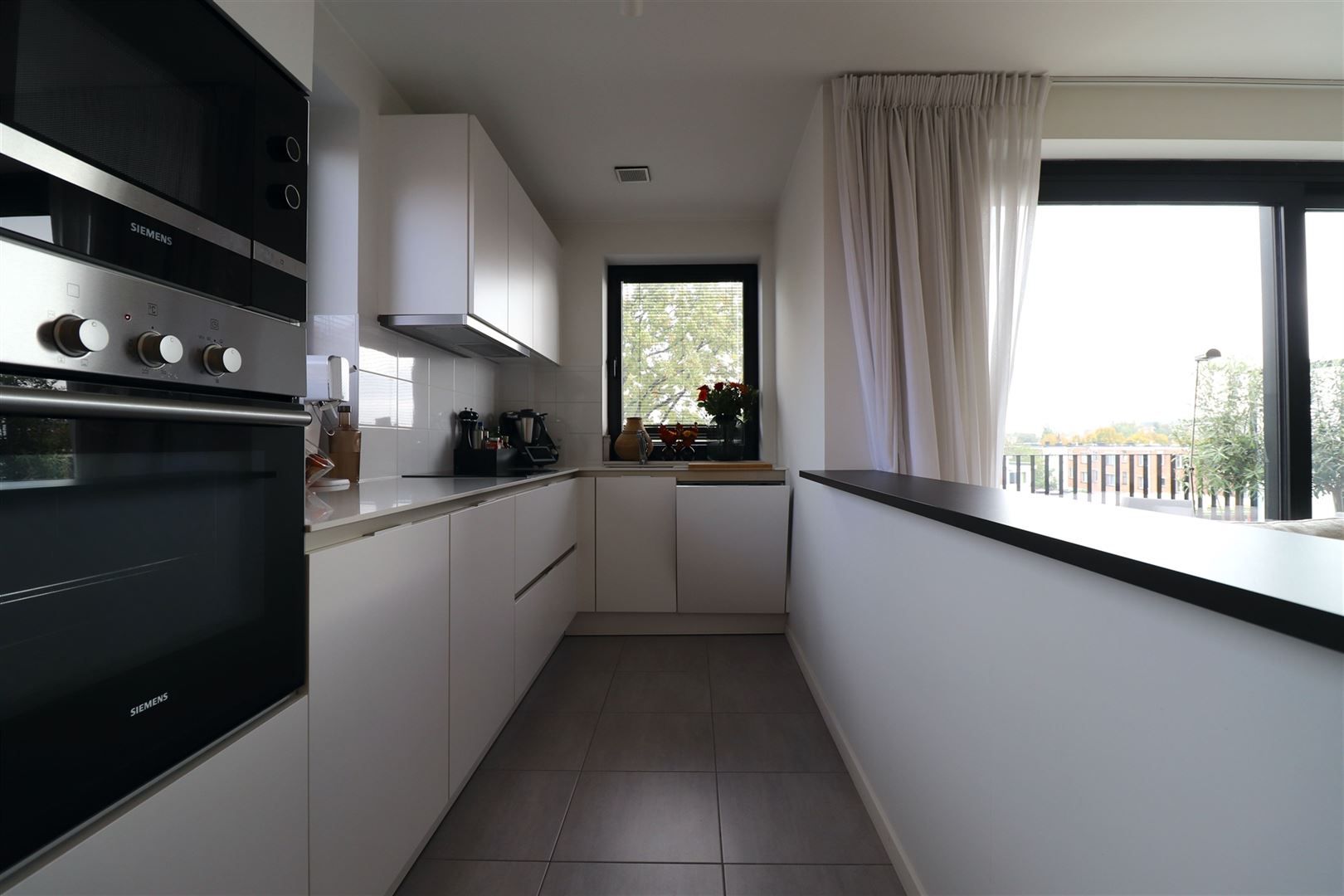 Luxe appartement met terras en parking  foto 7