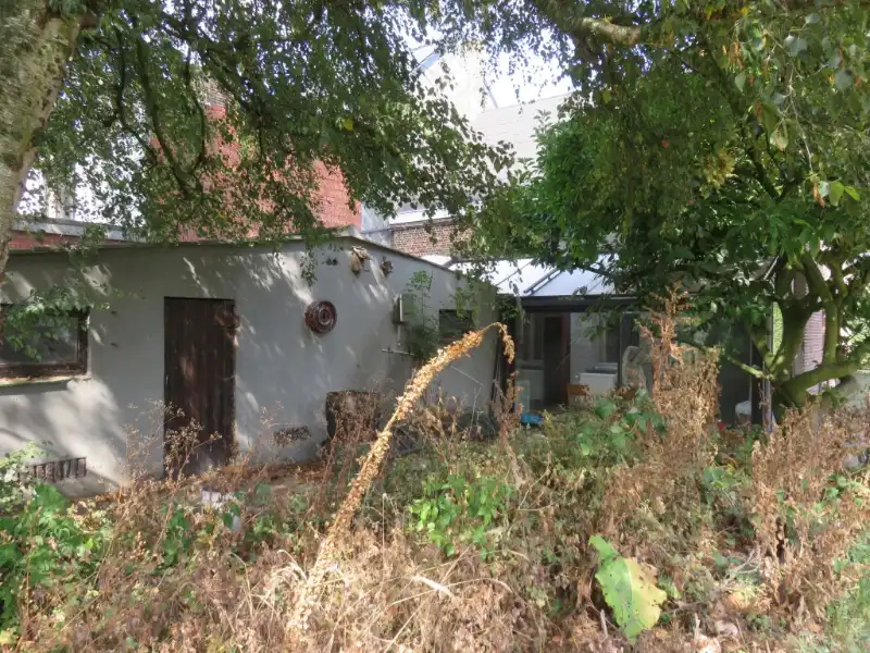Totaal te renoveren woning op groot perceel van ca. 1270m² foto 8